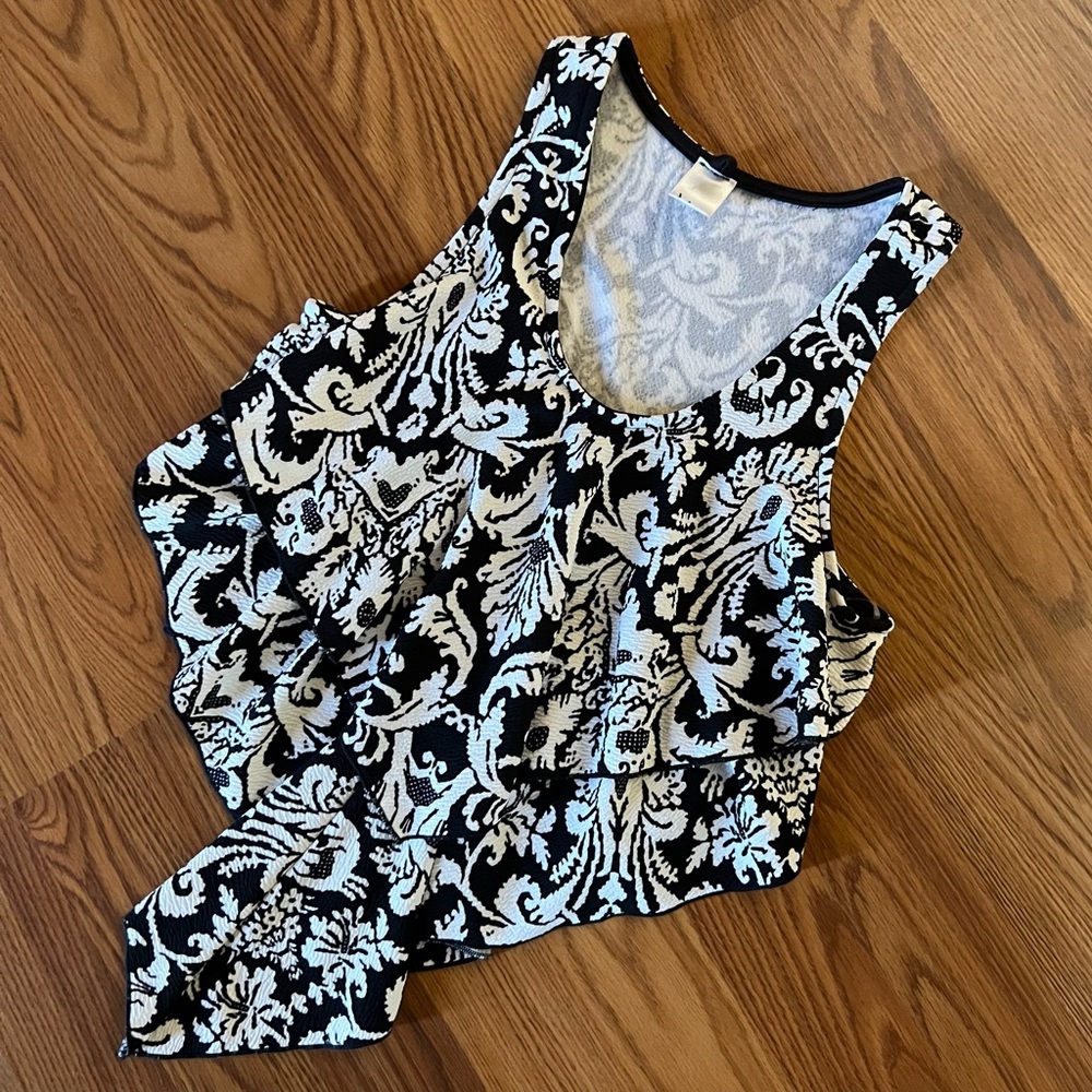 black and white patterned ruffled top